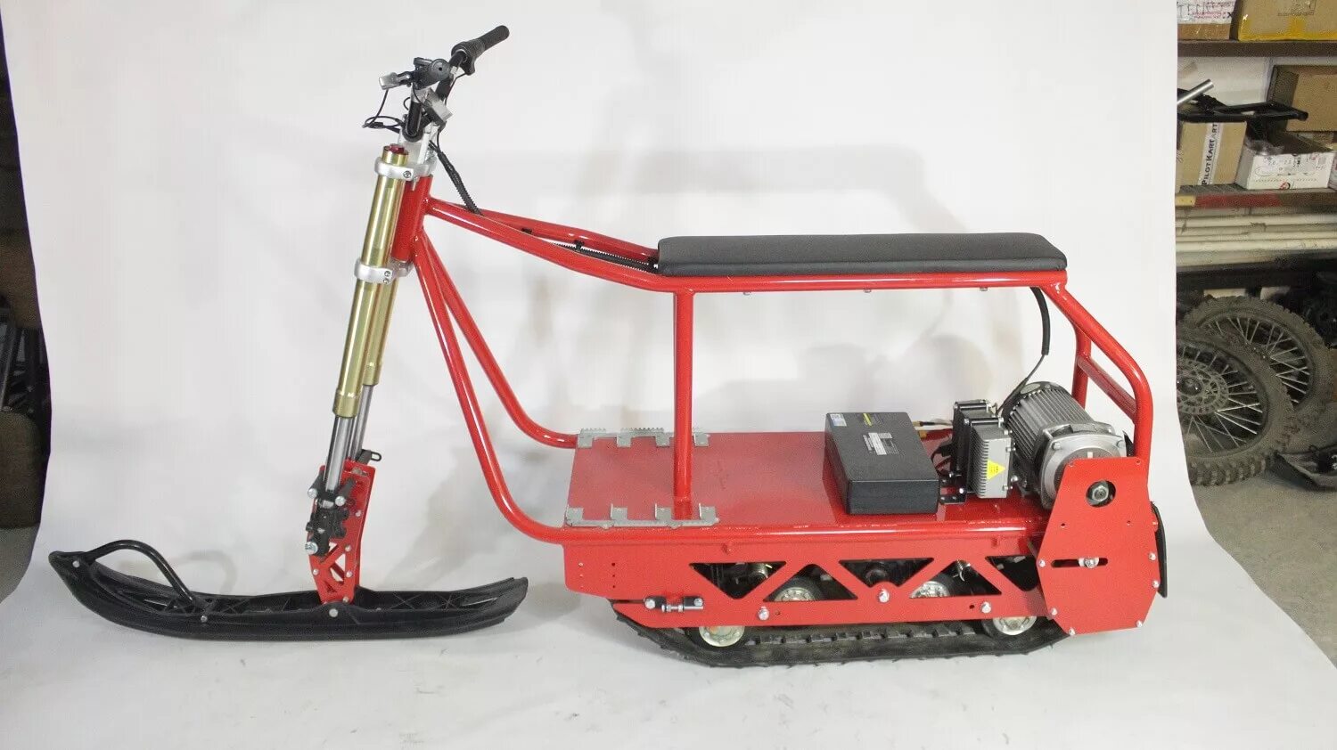 Электроснегокат SNOWSCOOTER 1000w. Электроснегоход se Alaska. Электроснегоход сноубайк «sniejik Freeride». Мотоснегокат вкфчеук. Снегоход самокат