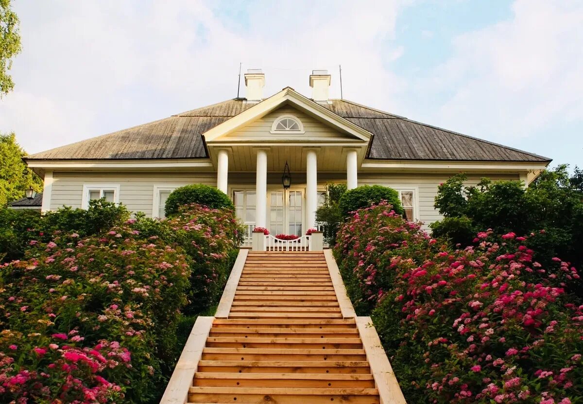 Где находится усадьба михайловское. Музей-заповедник михайловское пушкинские горы. Село михайловское музей-заповедник а. Где находится усадьба михайловское. Село михайловское в музей пушкина.