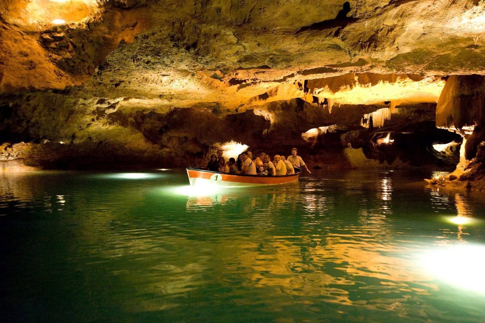 Caves de. Грот Сан Хосе. Пещеры Сан Хосе Валенсия. Пещеры Святого Иосифа Валенсия. Подземная река в пещерах Святого Иосифа.