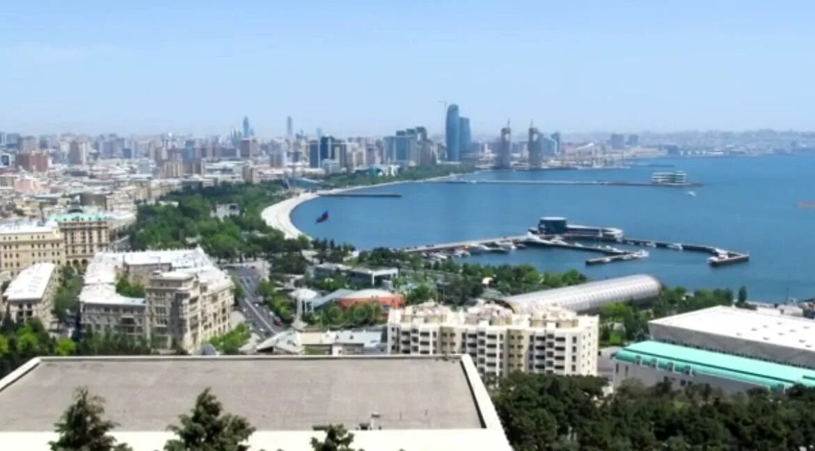 Baku panoramic. Азербайджан баку море. Город баку каспийское море. Баку вид на море. Море каспий баку.