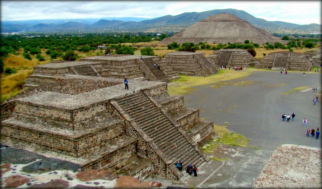 Крупные города древности. Столица ацтеков Теночтитлан. Древняя столица ацтеков Теночтитлан. Мексика Теотиуакан город ацтеков. Империя ацтеков Теночтитлан.
