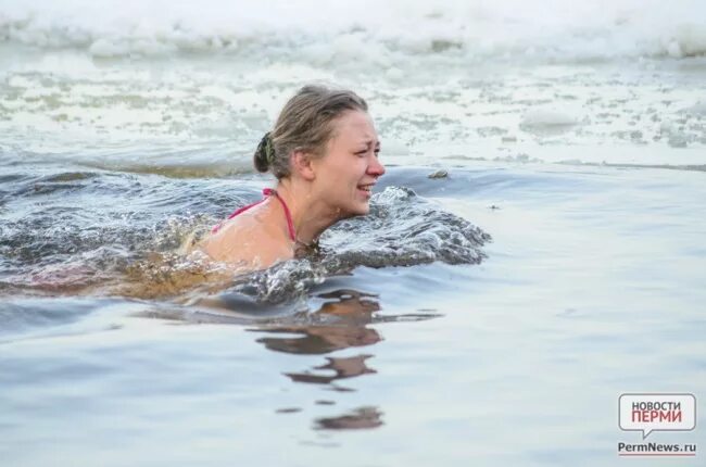 Моржевание пермь. Минск опен зимнее плавание. Моржи лысьвы. Ветераны моржевания женщины перми. Моржи пермь.