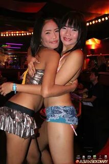 Hot lil Philippines bargirl creaming white tourist's cock.
