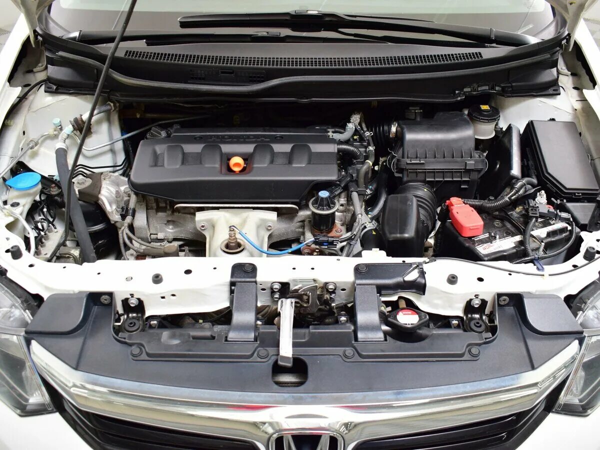 4 7 поколение. Подкапотка хонда аккорд 8 2. Подкапотное пространство хонда цивик 8. Подкапотное пространство хонда цивик 8. Подкапотное пространство хонда.