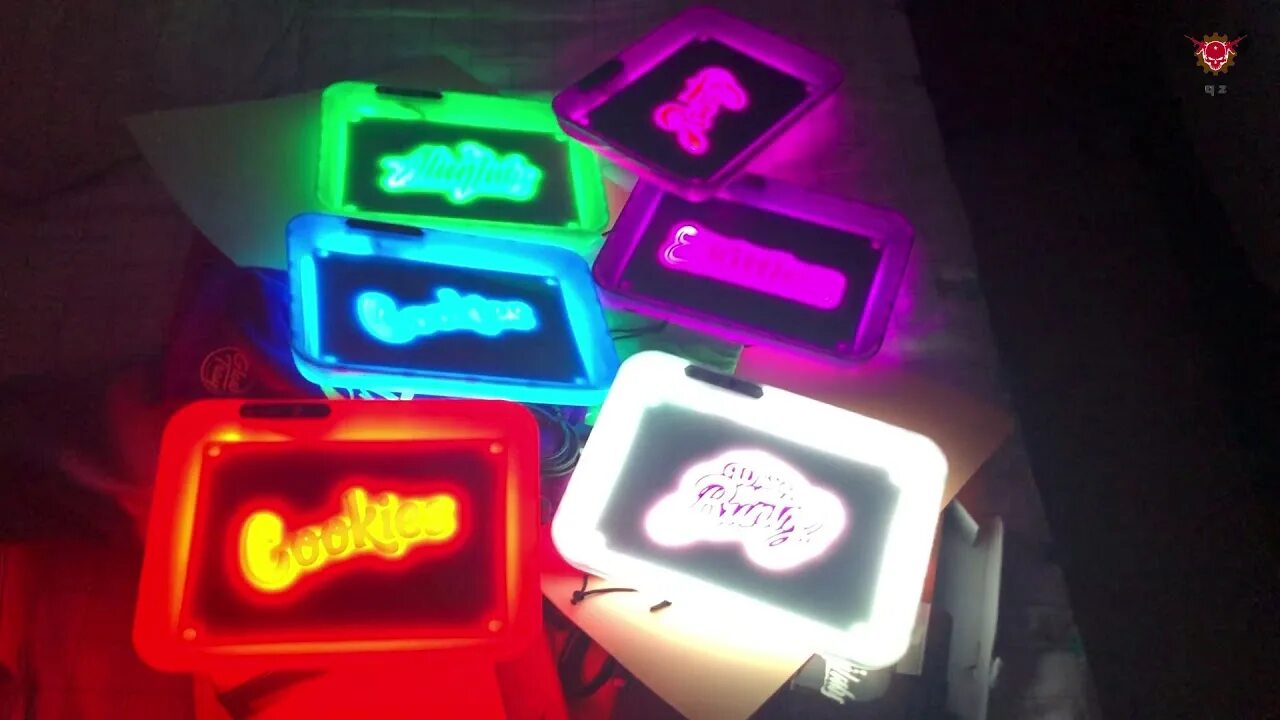 Rolling light. Glow up эффект. Светильник sale Glow Black. Light Rolling Tray. Light Tray картинка.