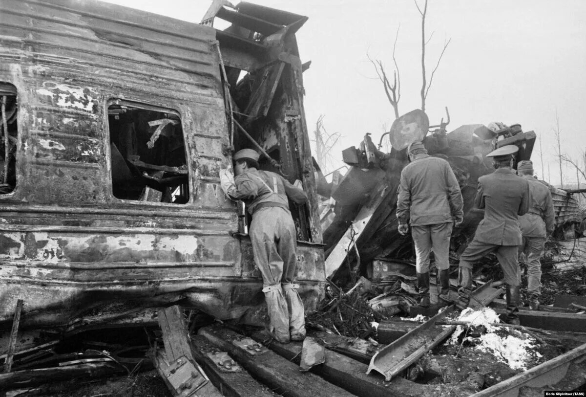 Железнодорожная катастрофа аша 1989. Крушение поезда аша 1989. Катастрофа аша улу-теляк 1989. Катастрофа аша улу-теляк 1989. Железнодорожная катастрофа под уфой 1989.