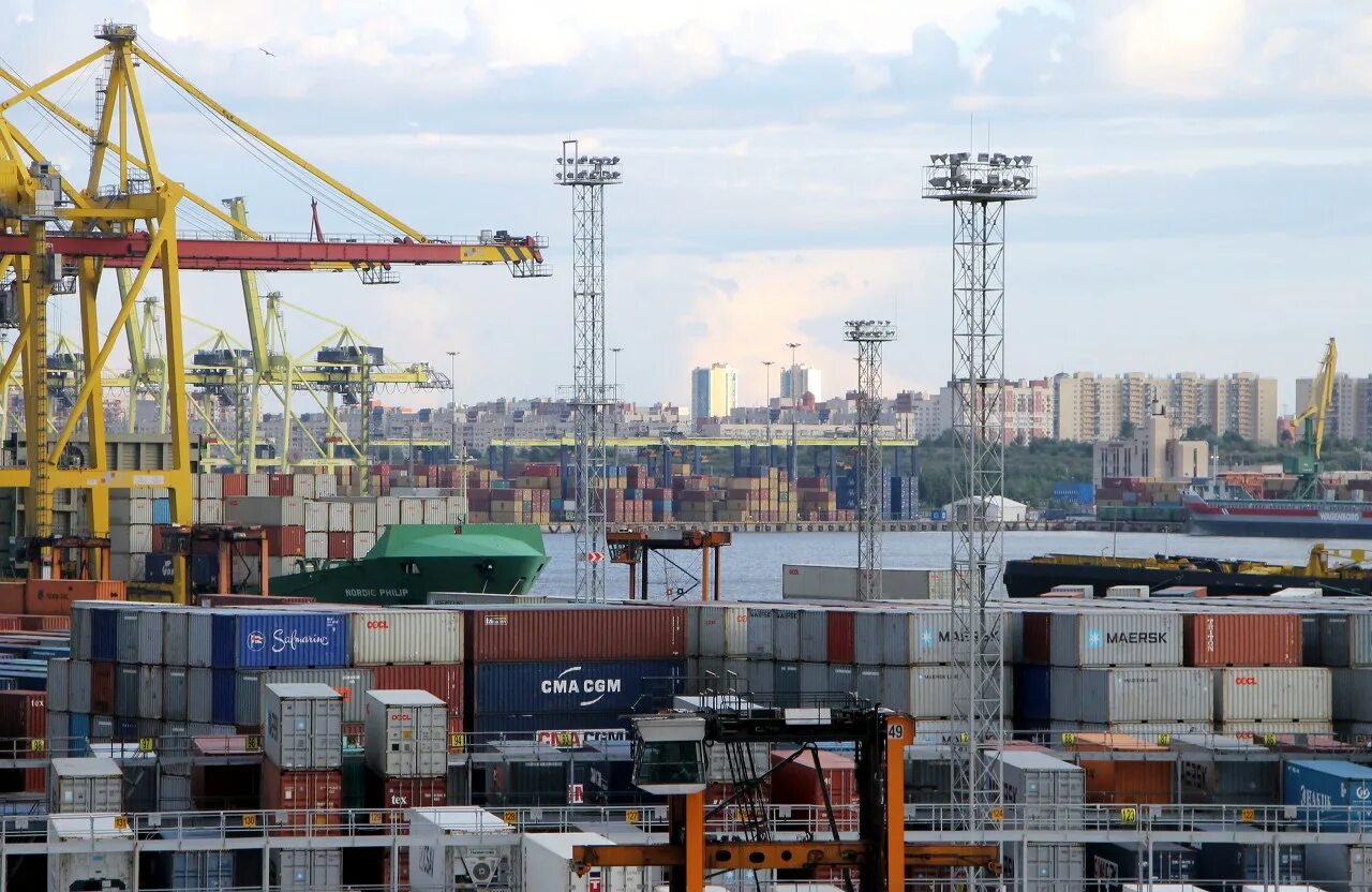 Грузовой порт санкт-петербург. Морские терминалы санкт петербурга. Зао «первый контейнерный терминал». Морской перегрузочный комплекс бронка. Порт санкт-петербург контейнерный терминал.