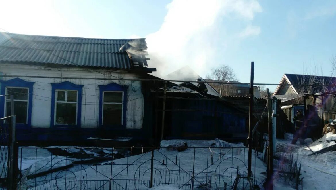 Пожар Кушкуль Оренбург. Сорочинск пожар Льва Толстого. Пожар в Оренбурге ул Попова. Пожар в Кушкулях Оренбург сегодня. Новости кушкуль оренбург сегодня