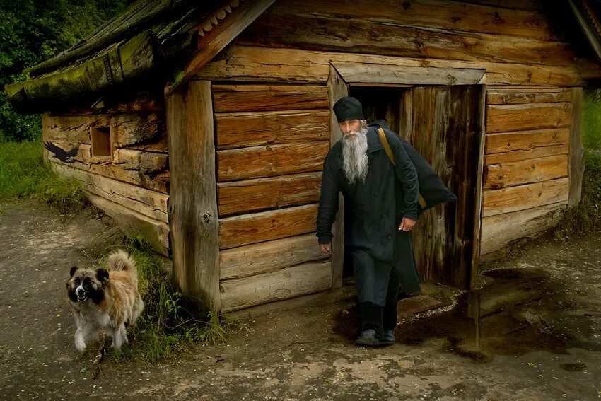 Православные монахи отшельники. Старик отшельник. Деревня отшельников. Отшельники живущие в лесах России.