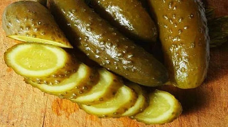 Кислые огурцы можно есть. Супер кислый огурец. Кислые огурцы можно есть. Кислые огурцы можно есть. Кислый огурец американская сладость.