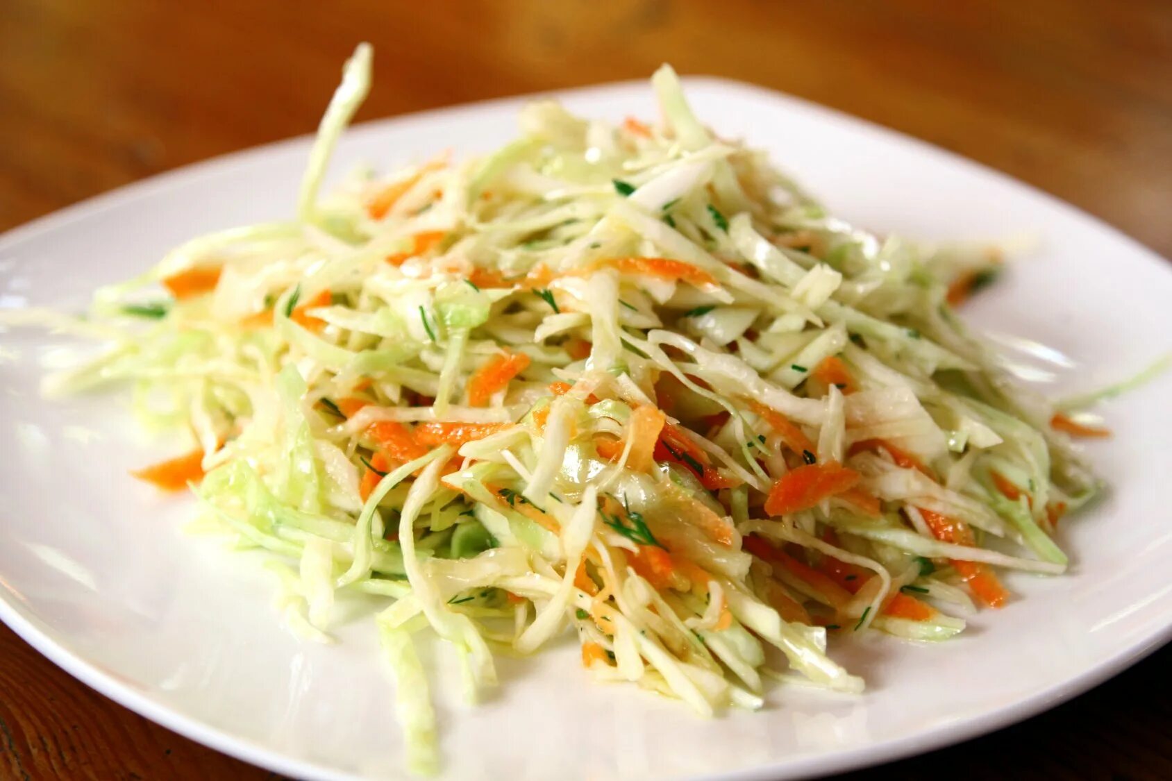 Рецепт капуста морковкой. Витаминный (капуста, перец, огурец, морковь) 100г - 35р. салат витаминный из капусты и моркови. салат из капусты с морковью. салат с капустой и морковкой.