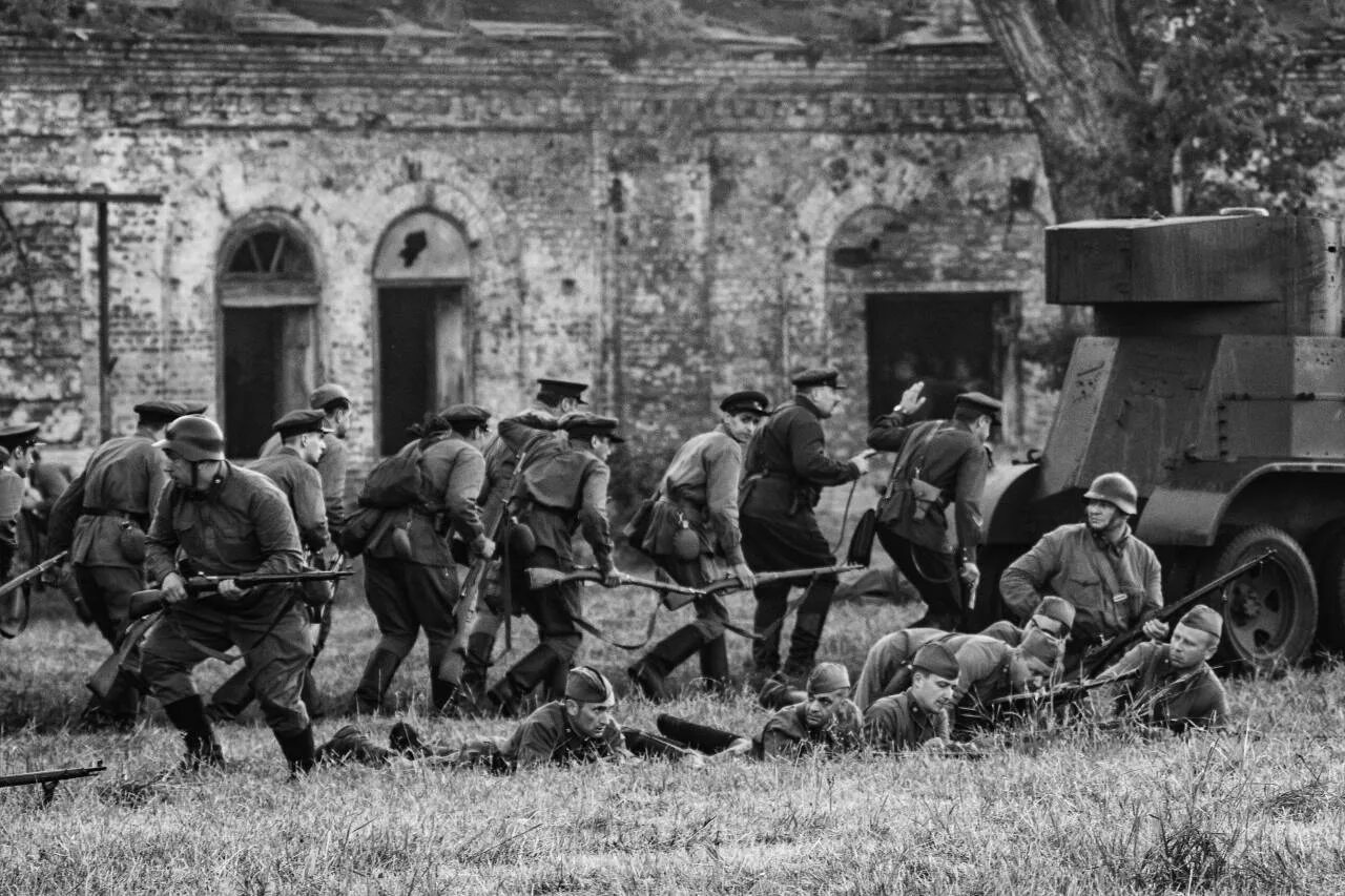 Бои нападения. Штурм Брестской крепости 1941. Бресткая крепость начало войны 1941 год. Брестская крепость бои в 1941. Оборона Брестская крепости 1945.