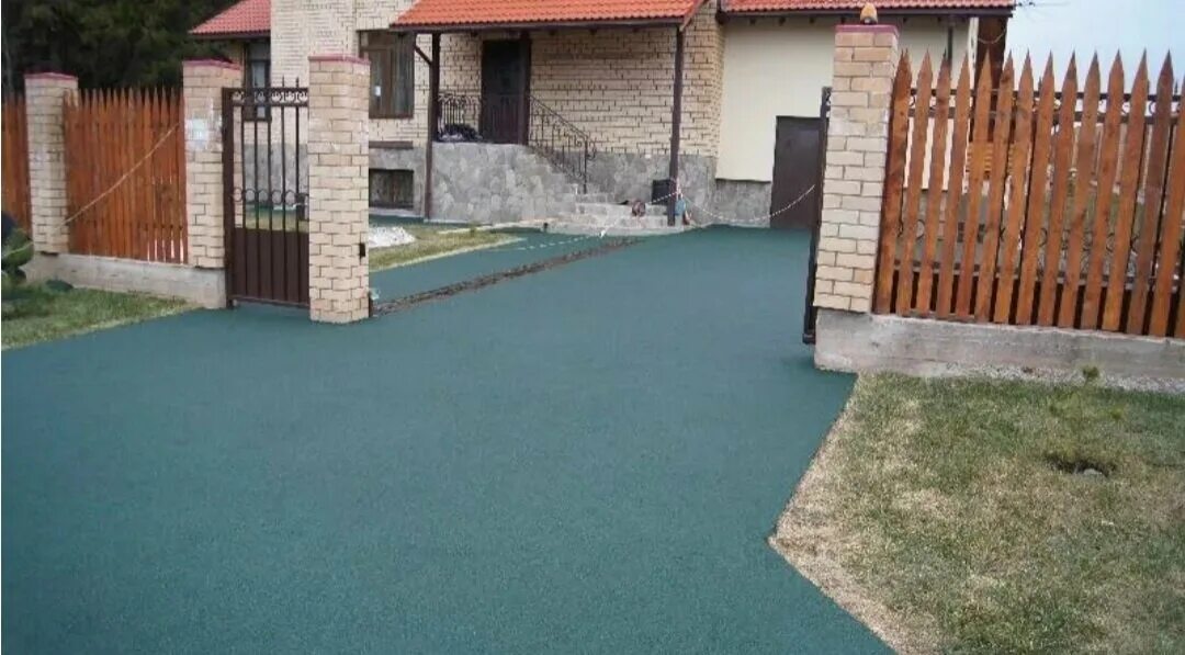 чем покрыть двор. покрытие двора в частном доме. чем покрыть двор. дорожки из мраморной крошки. чем покрыть двор.