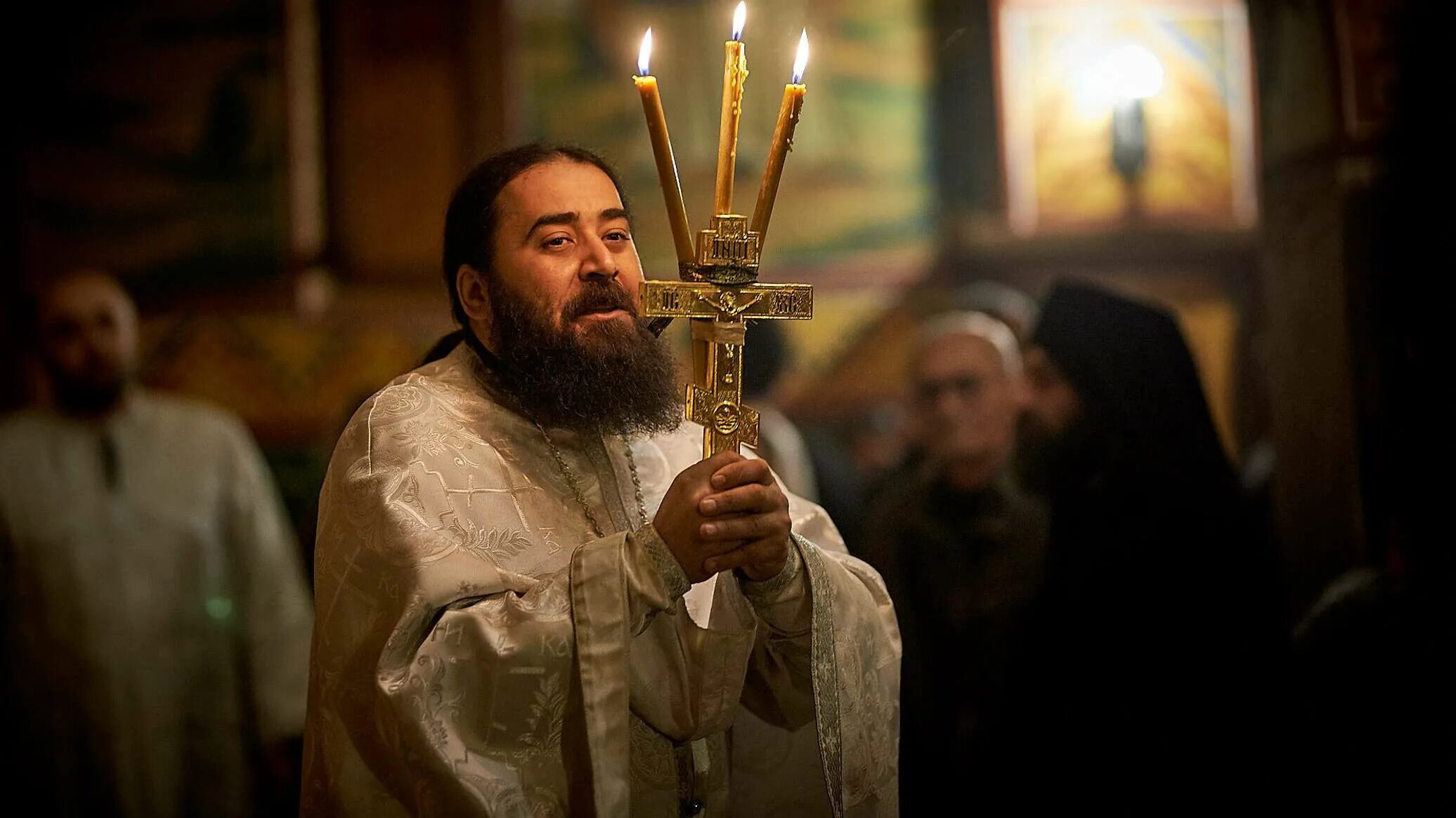 Грузия песнопения. Пасхальная служба в грузии. Священник поющий на арамейском. Схиархимандрит серафим бит-хариби 50 псалом на арамейском языке. Грузинский батюшка поет на арамейском языке.