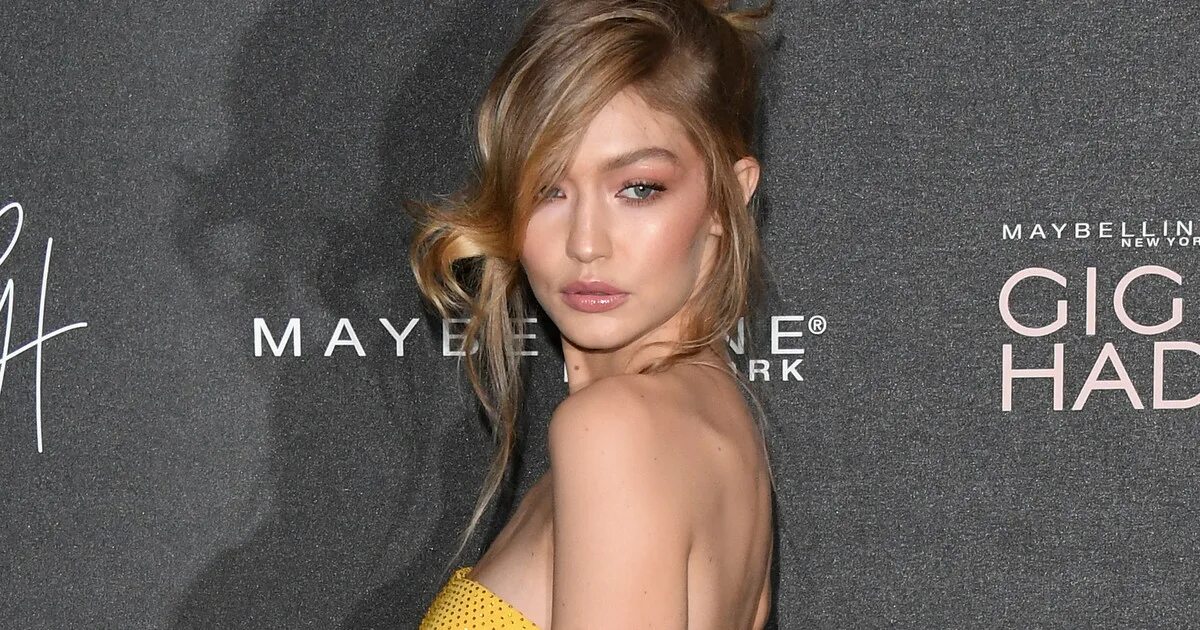 Джиджи стендов. Стендов джиджи. Messika by gigi hadid широкое кольцо. Стендов джиджи. Джиджи хадид фотосессия мейбелин нью йорк.