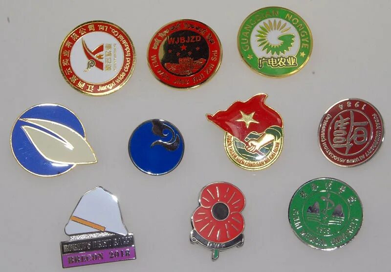 Значки металлические закатные. Значок для логотипа. Значок металлический. Значок нагрудный с логотипом. Круглый закатной значок.