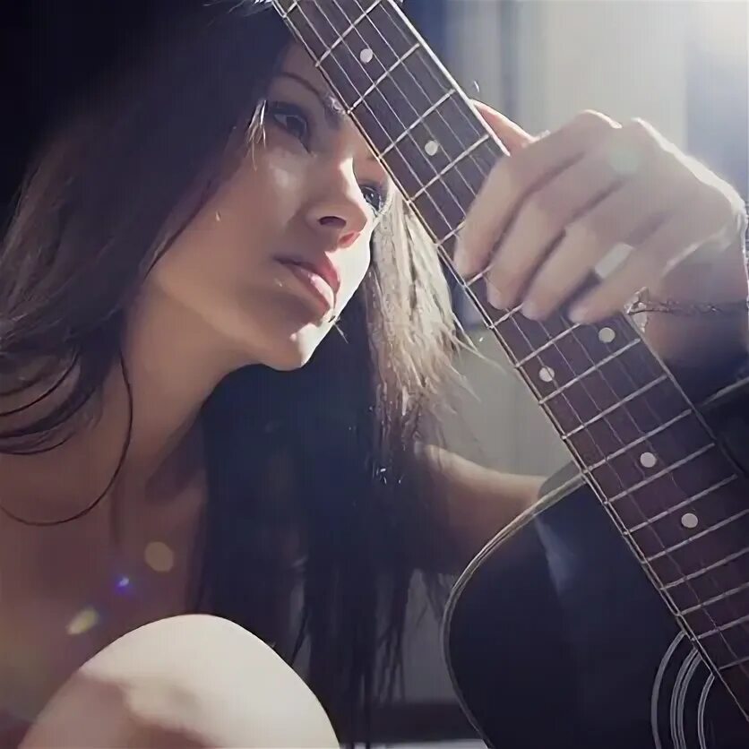 Фотосессия с гитарой девушка. Девушка с акустической гитарой. Новая жизнь на гитаре