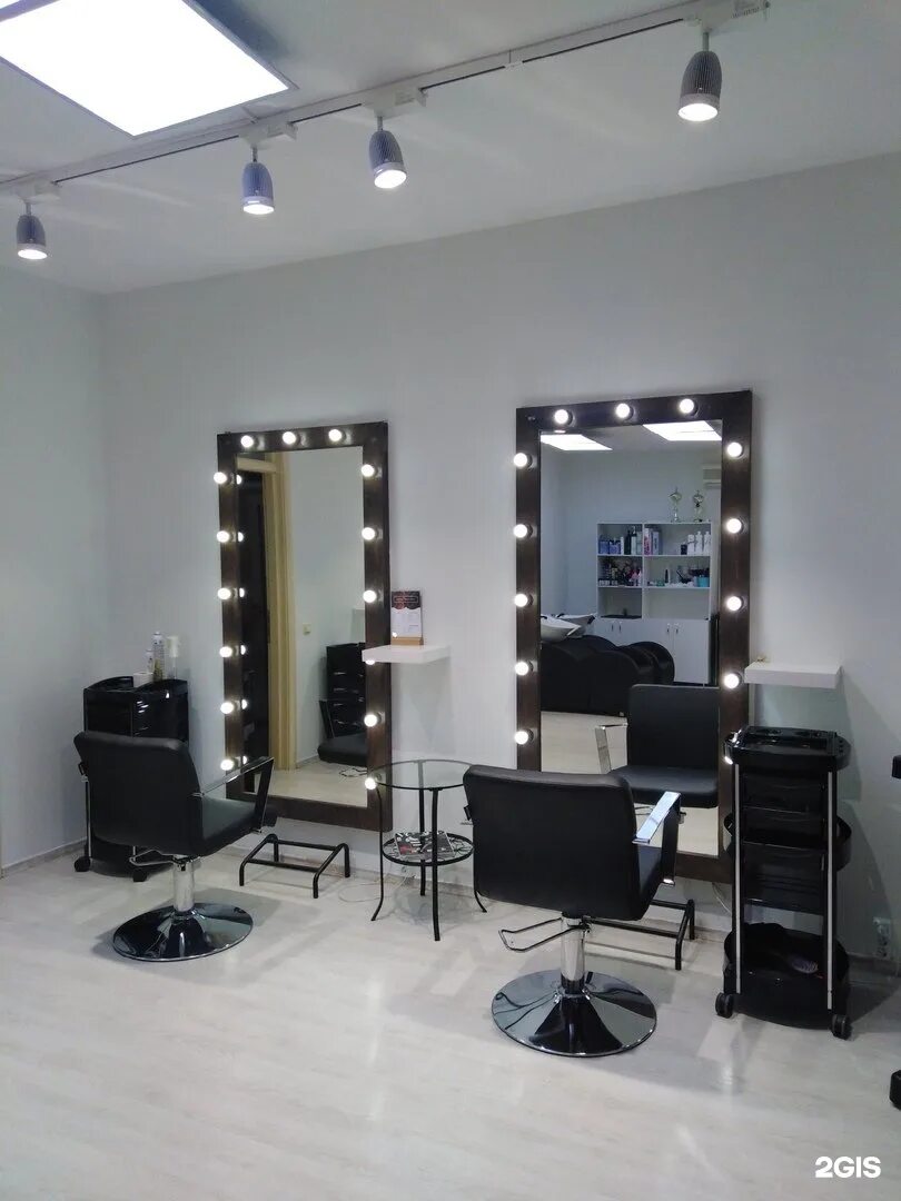 арендую кресло в парикмахерской. место парикмахера. арендовать место в салоне красоты. арендую кресло в парикмахерской. сдается место в салоне красоты.