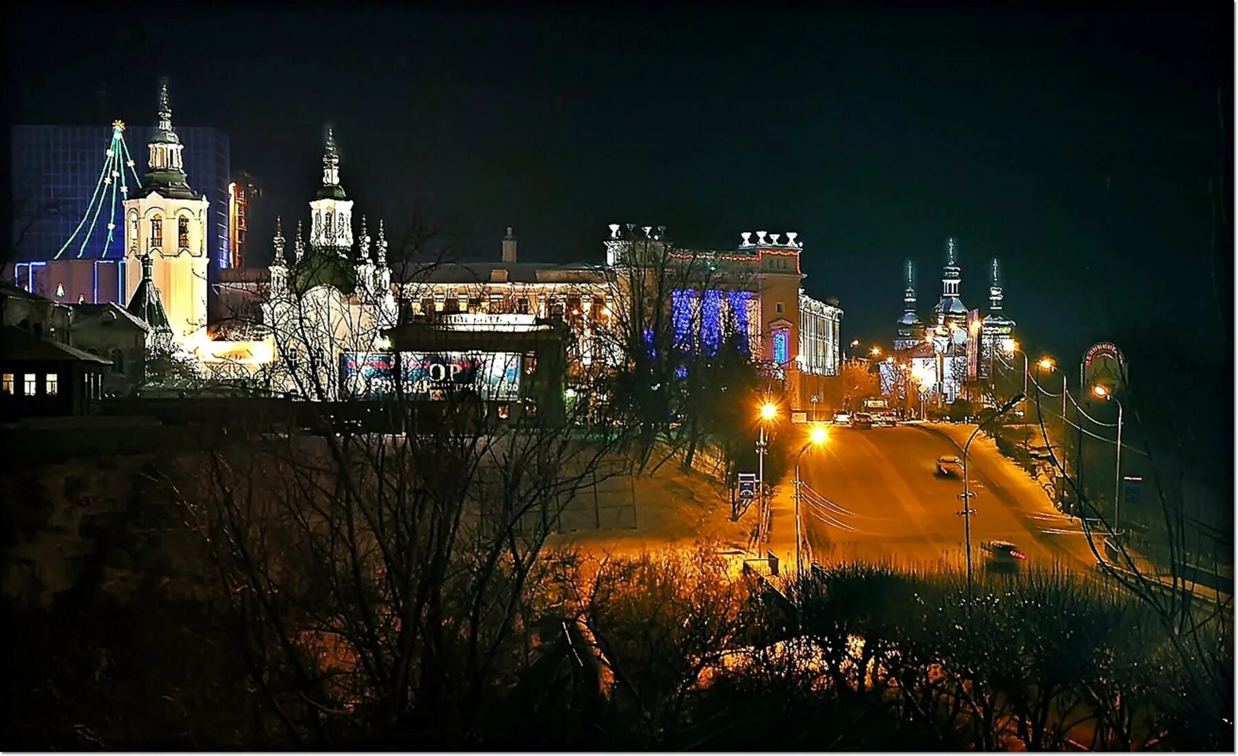 Где жить в тюмени. Ночная Тюмень сейчас. Ночной город Тюмень. Тюмень красивые места. Ночной вид Тюмени.