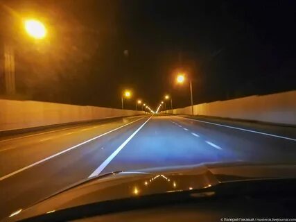Дорога ночью из машины