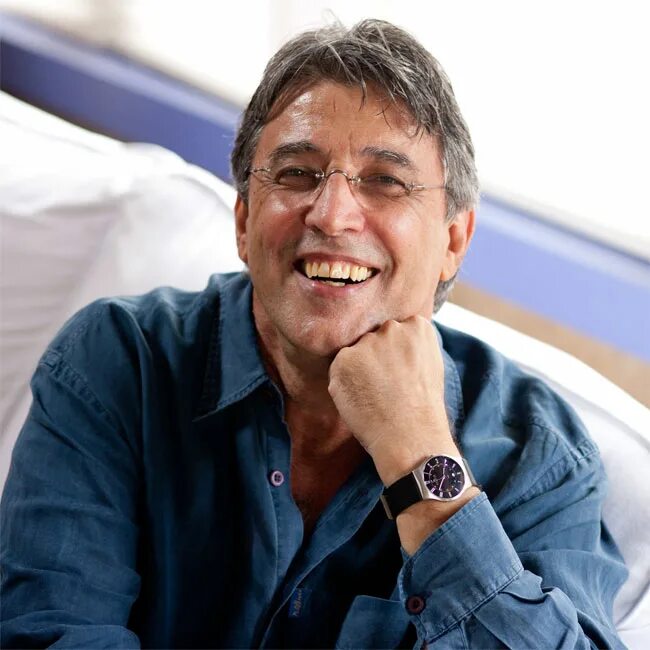 Современные композиторы много. Фото композитора иван линс. Иван линь. Ivan lins черно белые фото. Современные немецкие композиторы 21 века.