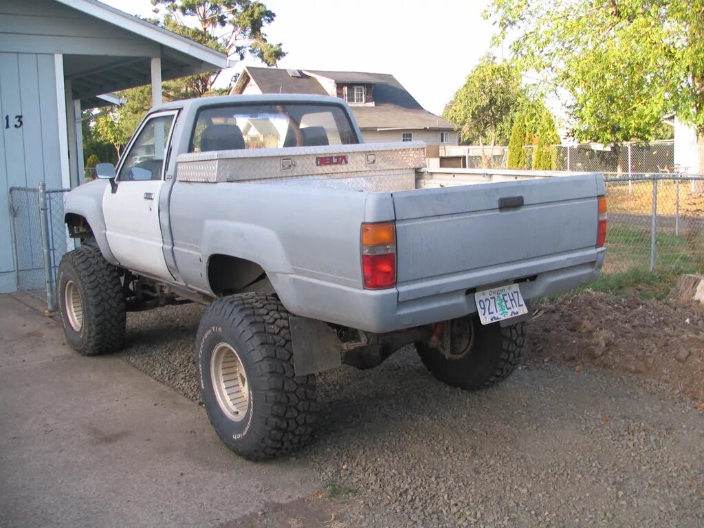 Купить пикап бу недорого. 1988 Toyota Pickup 4x4. Lifted Toyota Pickup 4x4. Тойота 4х4 пикап рама. Тойота Hiace 4х4 пикап.