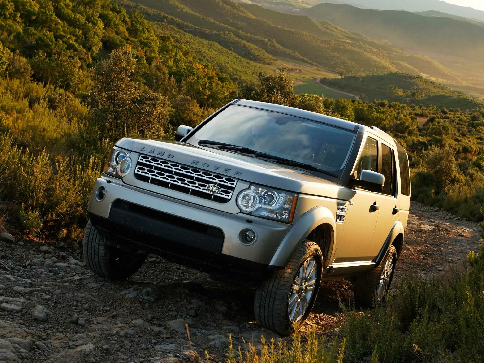 Машина ленд Ровер Дискавери. Land Rover Discovery 4. Рендж Ровер Дискавери 2009. Land Rover 4 на 4.