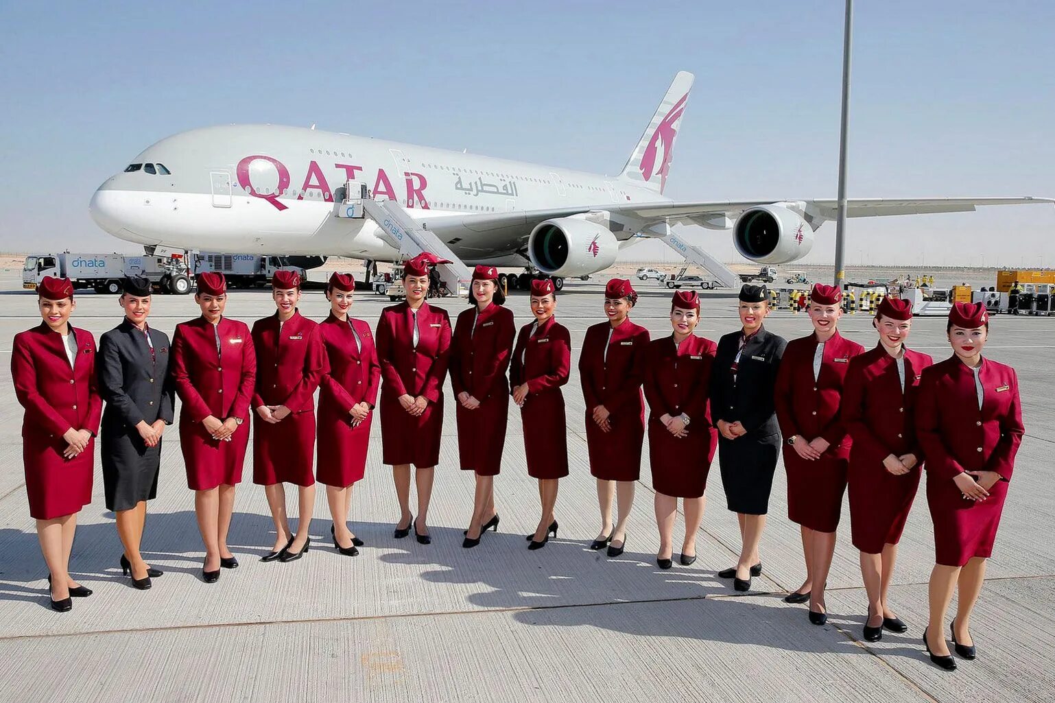 Самое эйр. Авиакомпания Катар Эйрлайнс. Авиакомпания Qatar Airways самолеты. Самолет Катар Эйрвейз. Катар авиалинии самолеты.