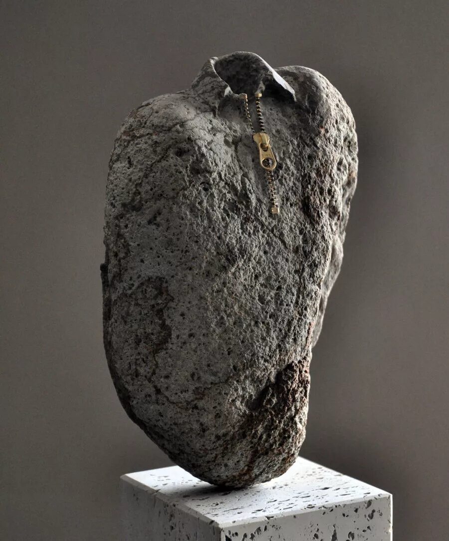 Hirotoshi Itoh. Камни Хиротоши Ито. Скульптура из камня. Статуя из камня.