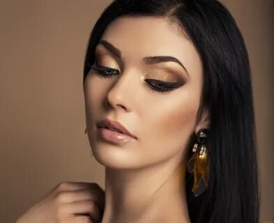 Красивые брови брюнеток