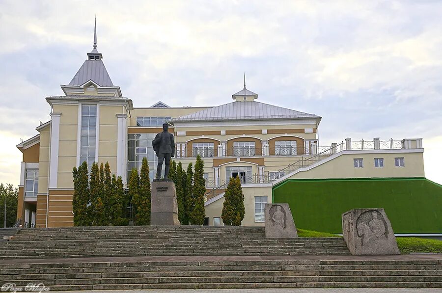 площадь фрунзе