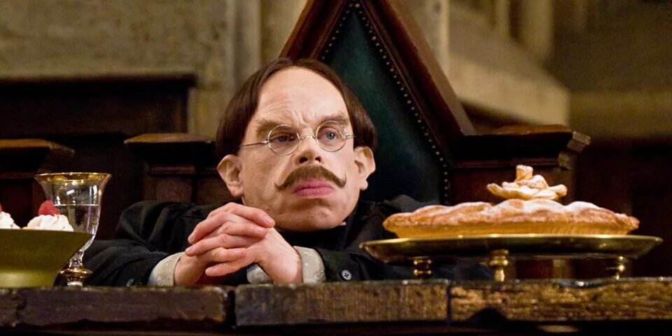 Минерва макгонагалл. Гарри поттер учителя хогвартса. Профессор филиус флитвик. Учителя хогвартса макгонагалл. Декан гриффиндора.