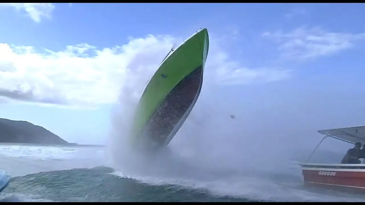 Лодка wave. Лодка на волнах. wave boat. rush wave boat. wave jumping.