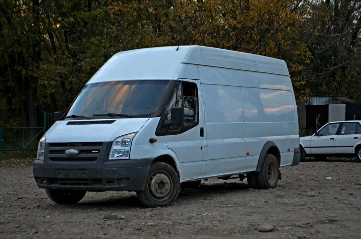 Форд транзит 2013 2.2 дизель. Форд Транзит цельнометаллический фургон. Ford Transit 13 кубов. Ford Transit фургон 2007. Форд Транзит с высокой крышей.