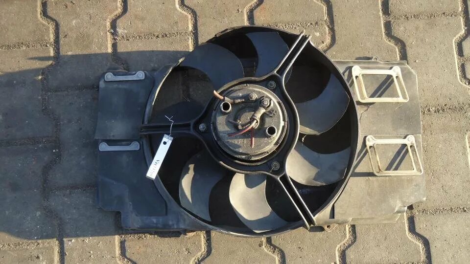 Вентилятор радиатора audi 100. Моторчик вентилятор охлаждения радиатора ауди 100 с3. Вентилятора ауди 100. Вентилятор радиатора ауди 100 с3. Вентилятор радиатора audi 100.