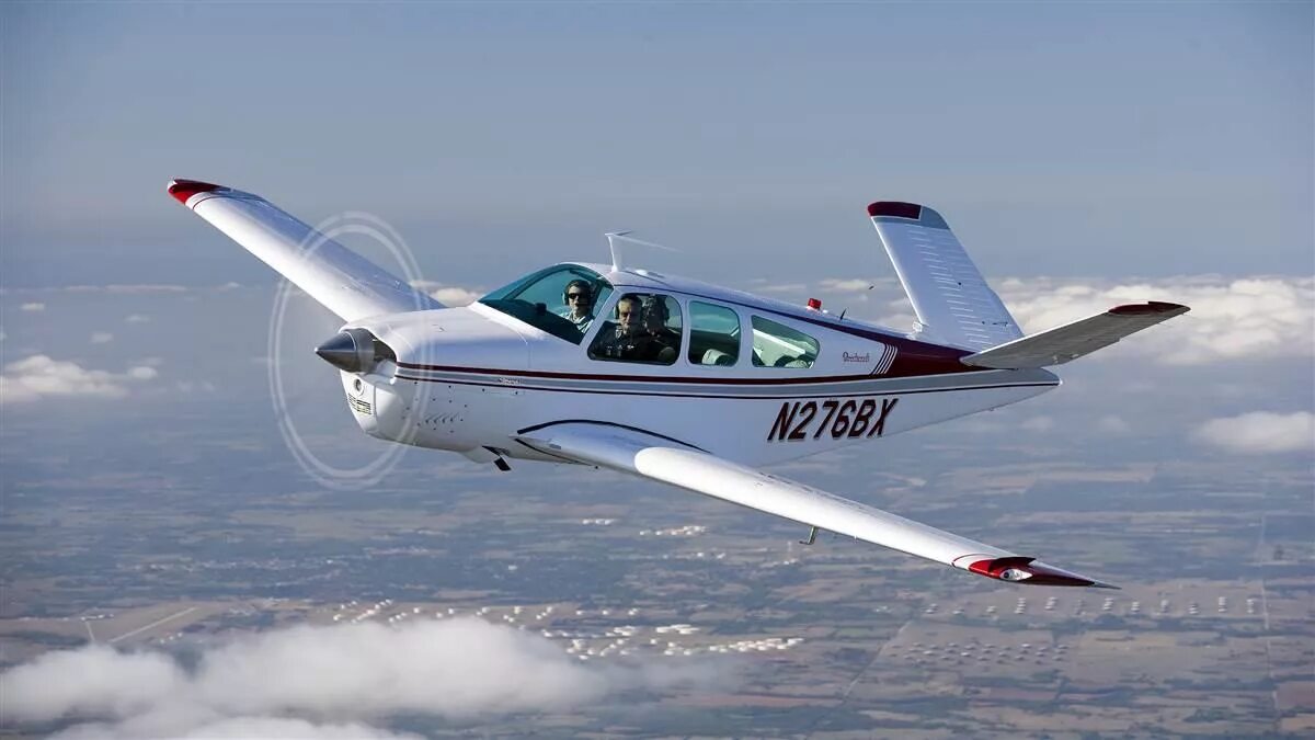 She flies planes. Бичкрафт Бонанза. Бич Бонанза самолет. Самолет Beechcraft Bonanza v35. Бичкрафт самолет легкомоторный.