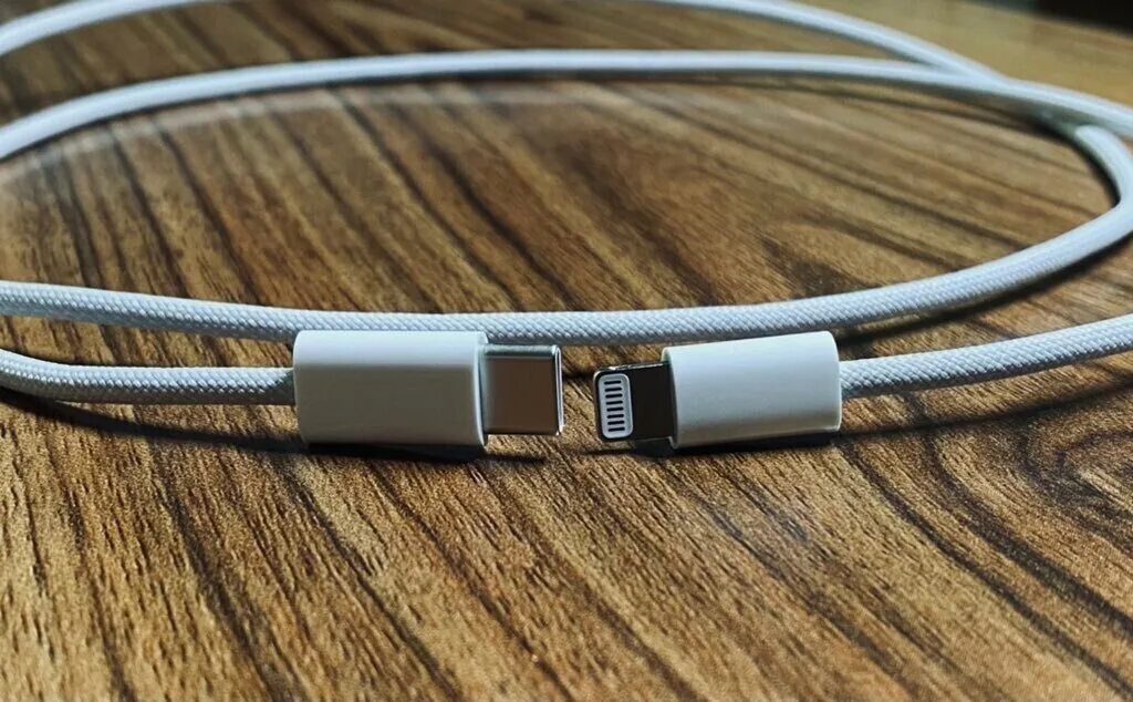 Usb c комплект. Кабель юсб Лайтинг iphone. Кабель USB Type c Lightning Apple. Кабель Apple Type-c-Lightning Cable 2 м. Apple / кабель USB-C charge Cable.