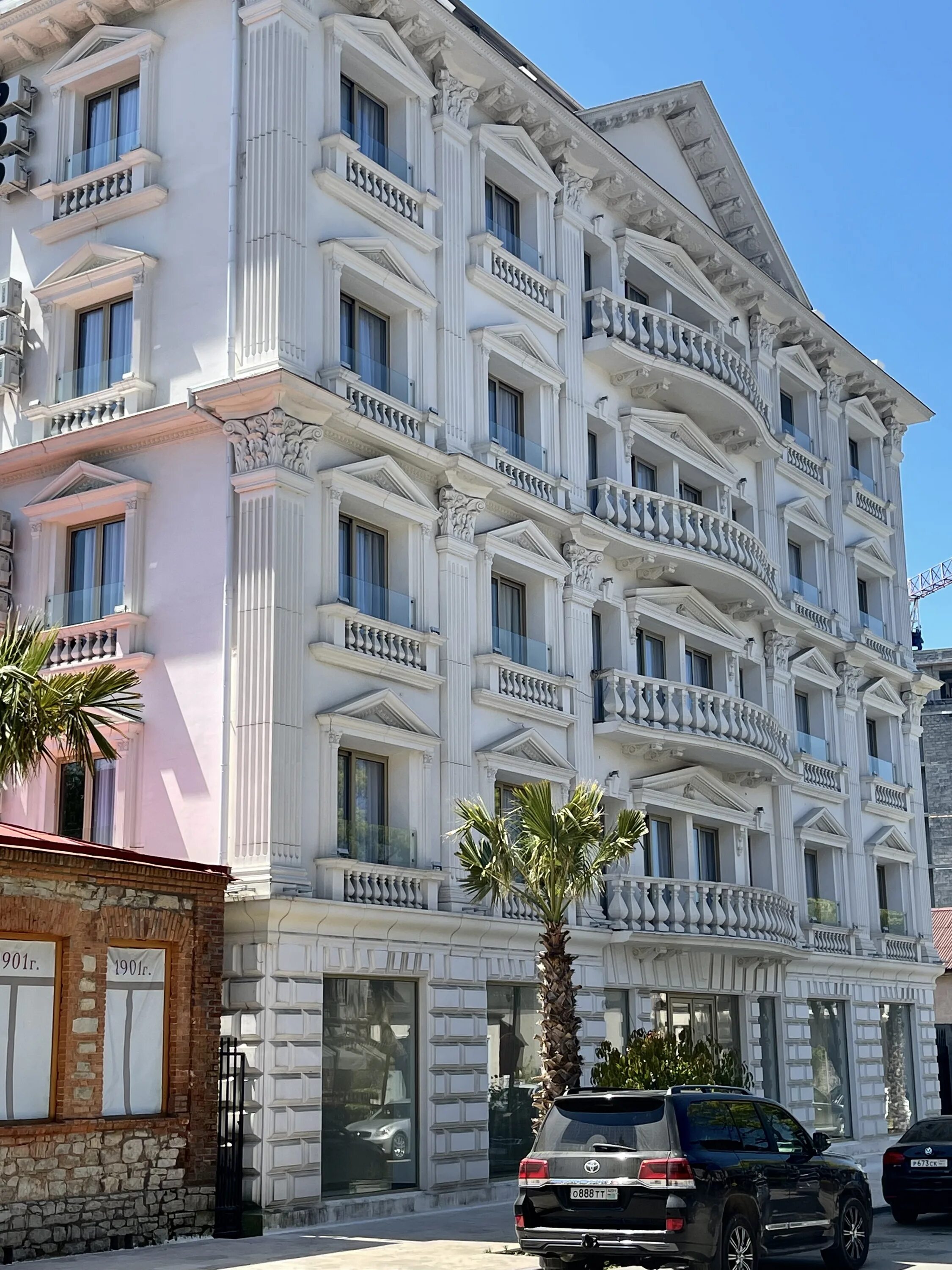 Отель сухум 5 звезд. River hotel сухум. Отель на садовой сухум. Гранд отель сухум фото. Гостиницы в сухуми абхазия.