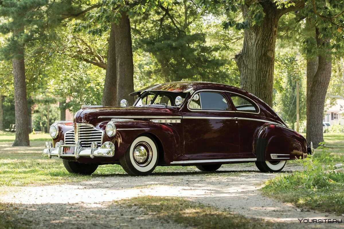 Пробег старых автомобилей. Buick ретро 1941 Special Sedanet. Бьюик 1941. Бьюик Спешиал 50х. Buick Special 1936.