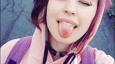 walk with me - LazyTanukii adlı kamera modelinin videosu.