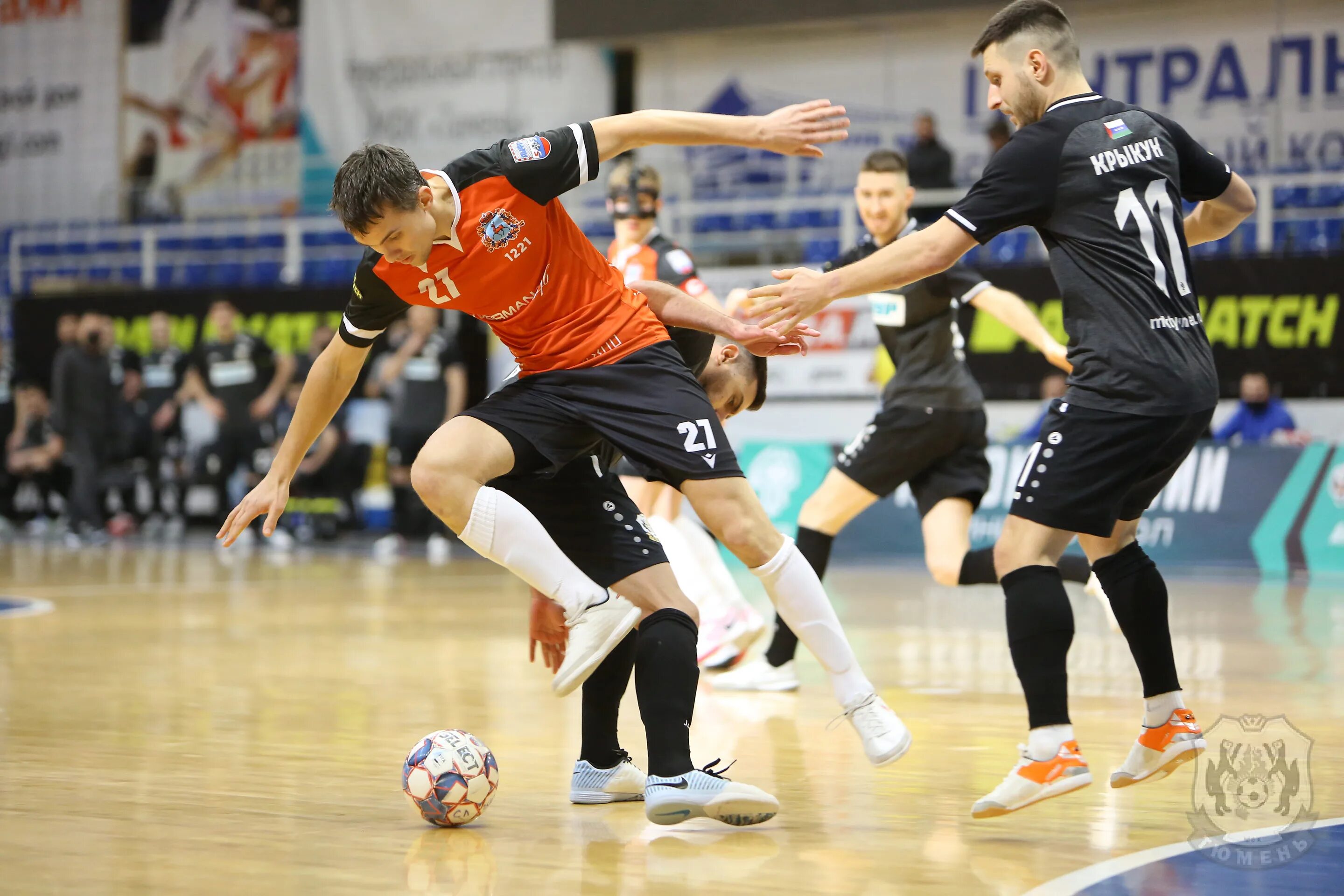 мфк тюмень 5 верст. мфк тюмень матчи. бруклин бол тюмень остров. футболист мфк тюмень. мфк тюмень матчи.