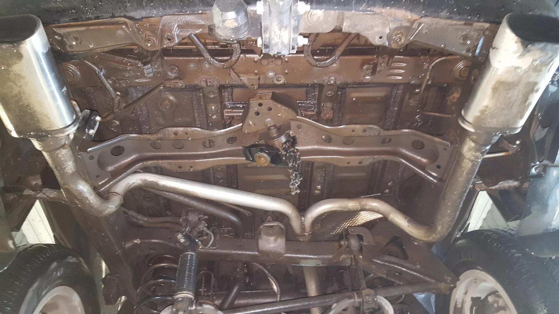Днище тойота ленд крузер 200. Днище land cruiser prado 150. Днище тойота лк. Днище прадо 120. Защита днища на тойота прадо 120.