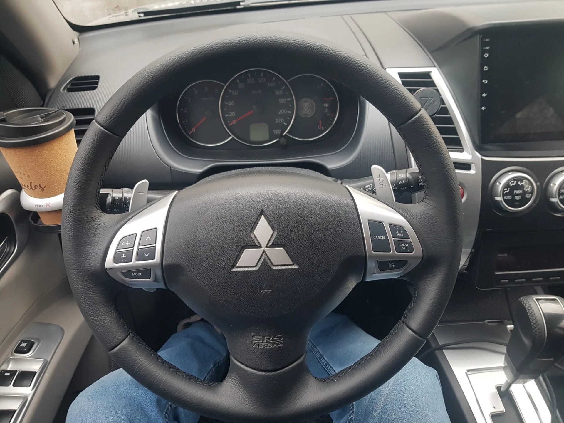 Руль мицубиси паджеро спорт. Руль паджеро спорт 2. Руль mitsubishi pajero 4. Руль паджеро 3. Руль паджеро спорт 3.