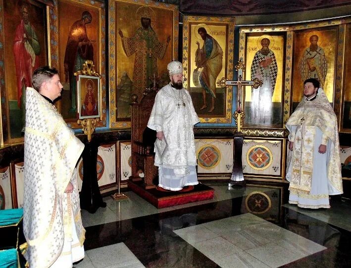 Служба во владимирском соборе. Служба во владимирском храме ставрополь. Князь-владимирский собор в санкт-петербурге официальный сайт. Офицеры в военном храме. 2021г.