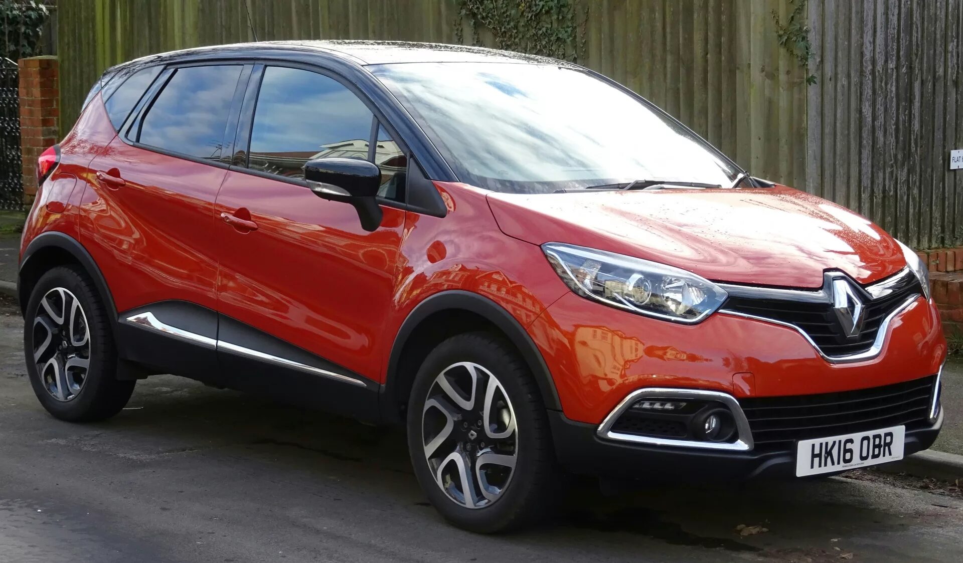 Renault Captur-ing big sales thanks to their cracking crossover - Daily Record