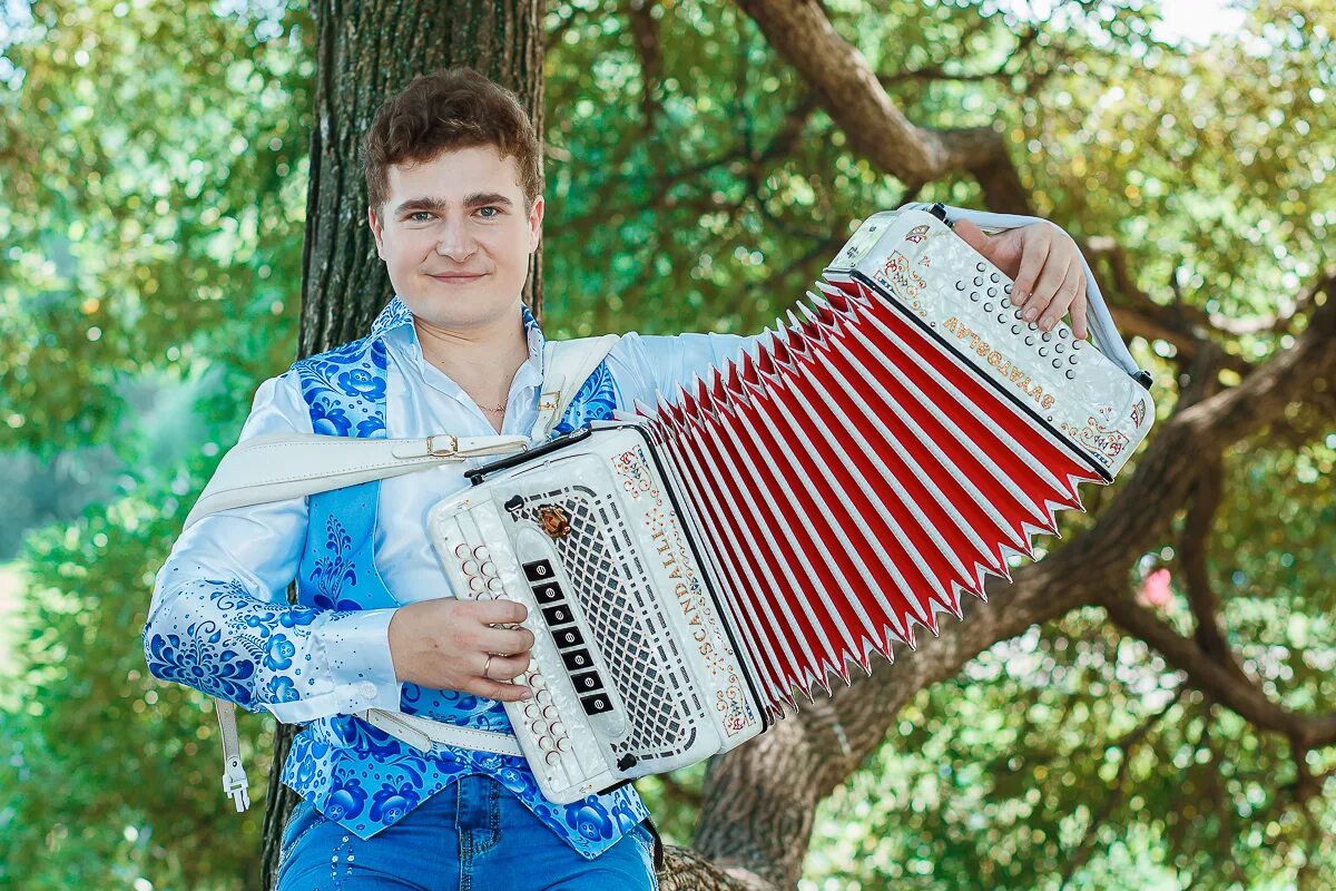 Гармонь шершуков. Гармонь час. Гармонь-хромка тульская. Уроки гармошки. Гармонист манкевич.