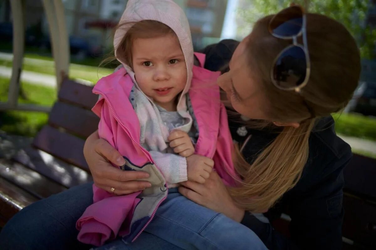 Агата муцениеце белое платье 2021. Агата дочь кляйн. Павел прилучный и агата муцеине. Моя дочь агата любит. Жизнь агаты.