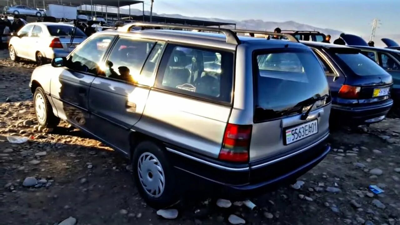 Душанбе автомобиля опель. Opel Astra Caravan 1992. Opel Caravan 1990. Опели Караван фуруши 2022. Опель Караван 1997 фуруши.