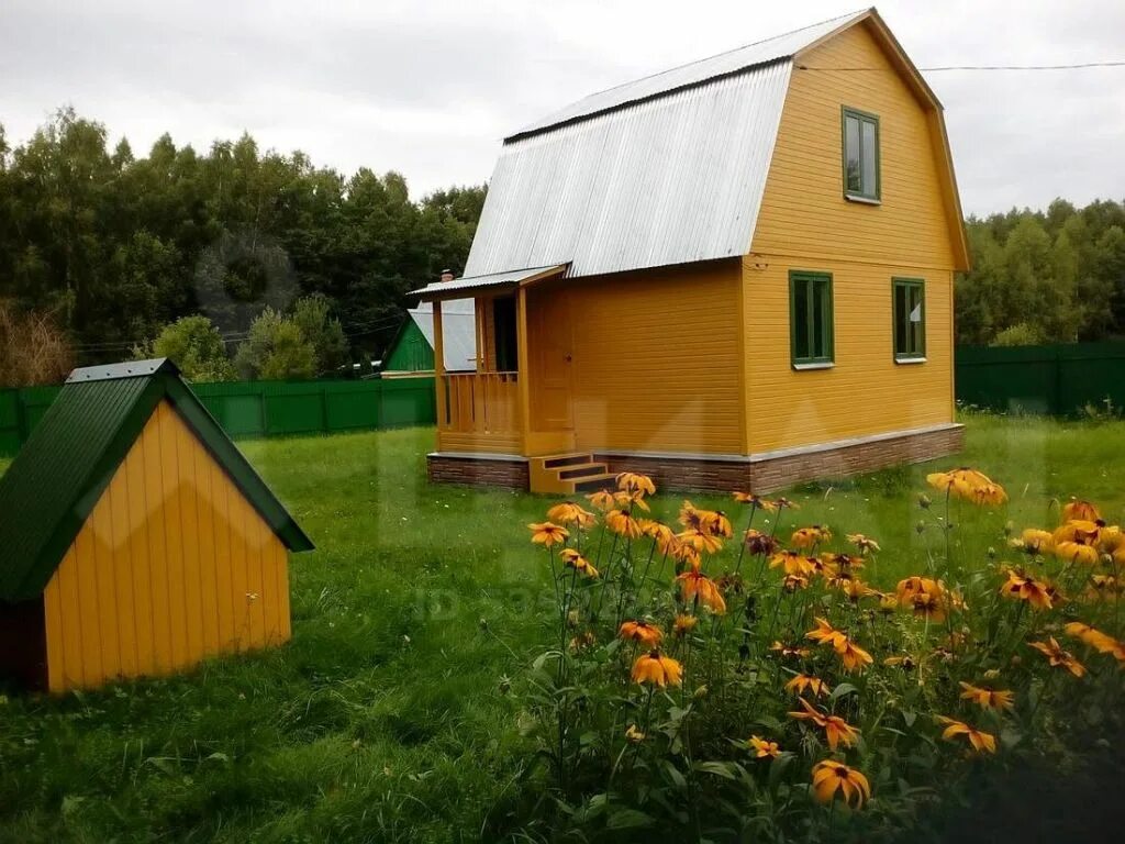 Дачу купить в казани недорого от собственника. Дачные домик в садоводсве. Дача в Подмосковье. Дачный участок с домиком. Дачный домик в СНТ.