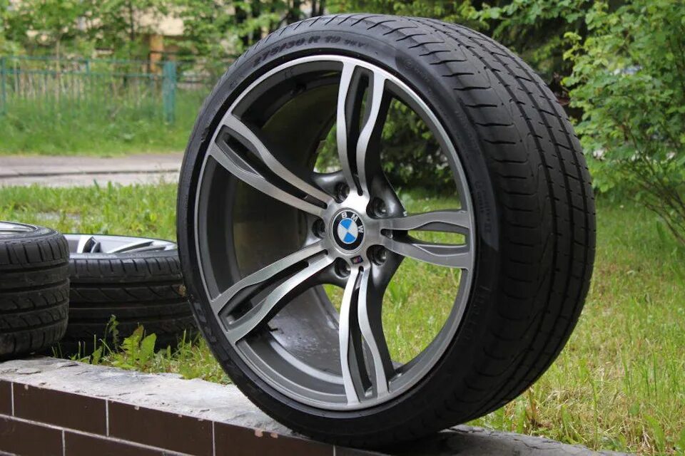 Купить разноширокие шины. 343 Стиль BMW f30. BMW f10 343 стиль r19. BMW r19 m. Диски BMW f10 343 стиль.